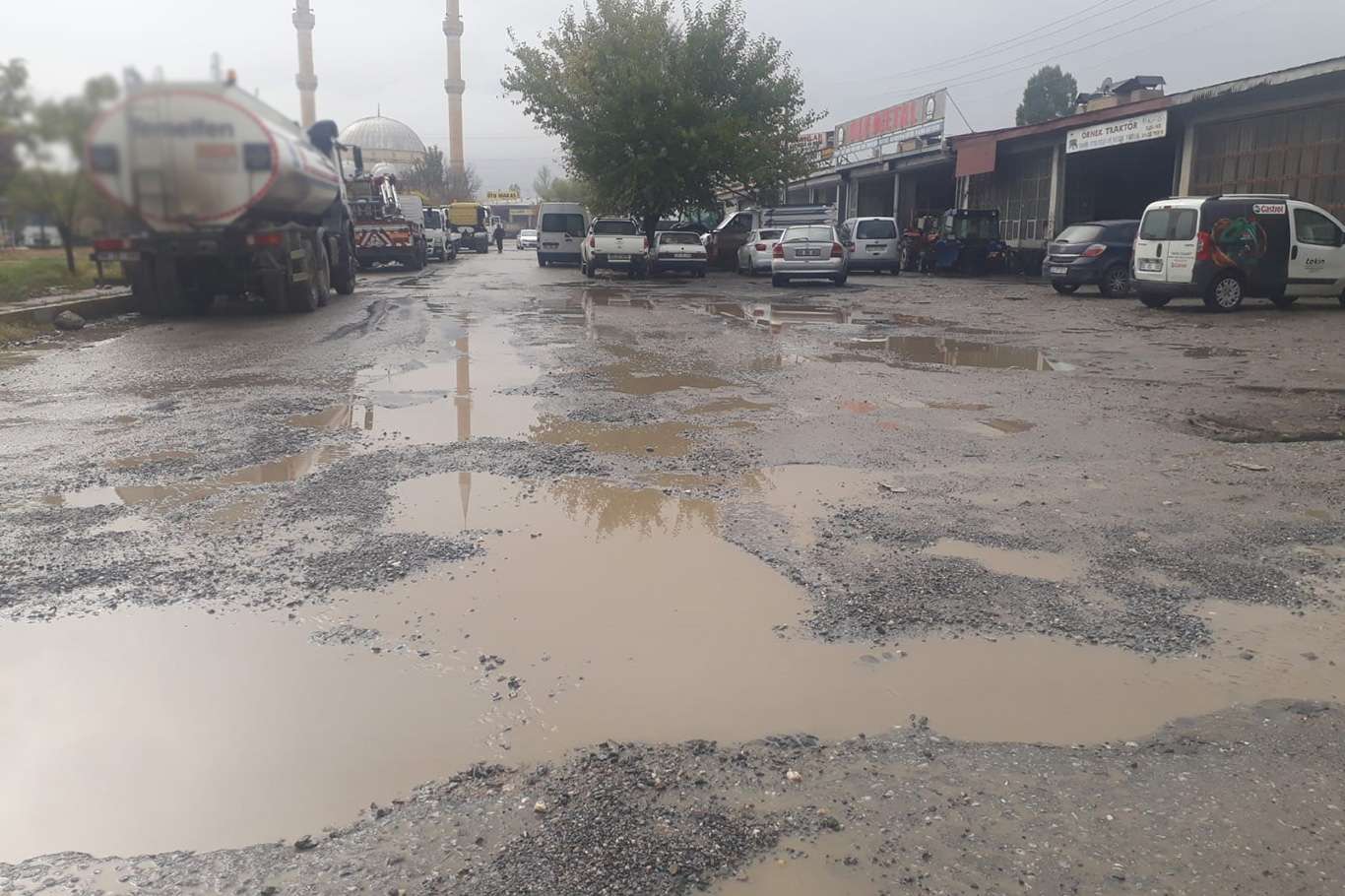Muş Sanayi Sitesi esnafı sorunlarının çözülmesini istiyor Muş Sanayi Sitesi esnafı sorunlarının çözülmesini istiyor